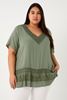 Immagine di CURVY GIRL VISCOSE SUMMER TOP WITH LACE DETAIL.